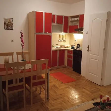 Апартаменты Dora